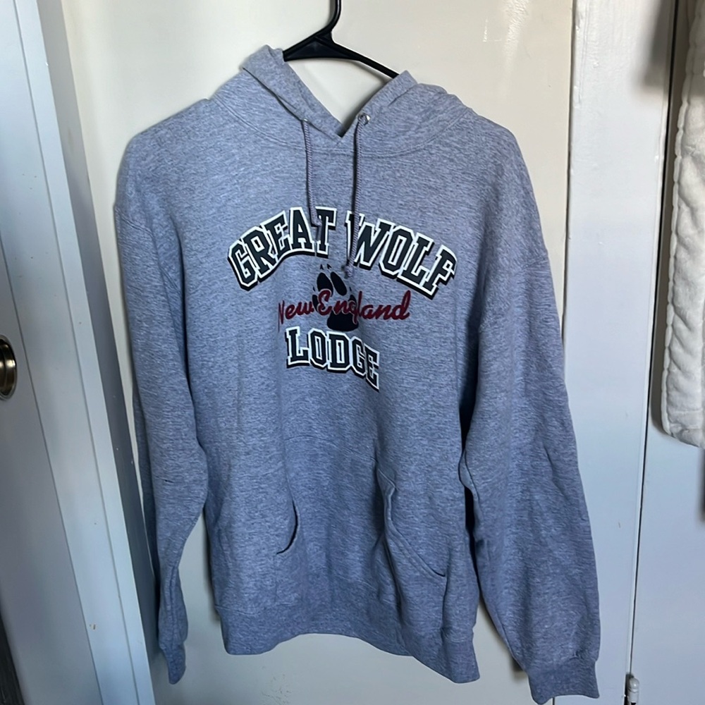 New England Great Wolf Lodge hoodie, size medium
